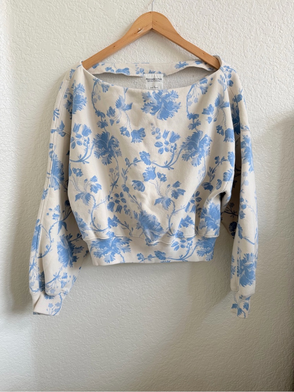 Abercrombie & Fitch Soft A&F Sunday Slash Sweater Off-Shoulder Vintage Floral S - Picture 5 of 8